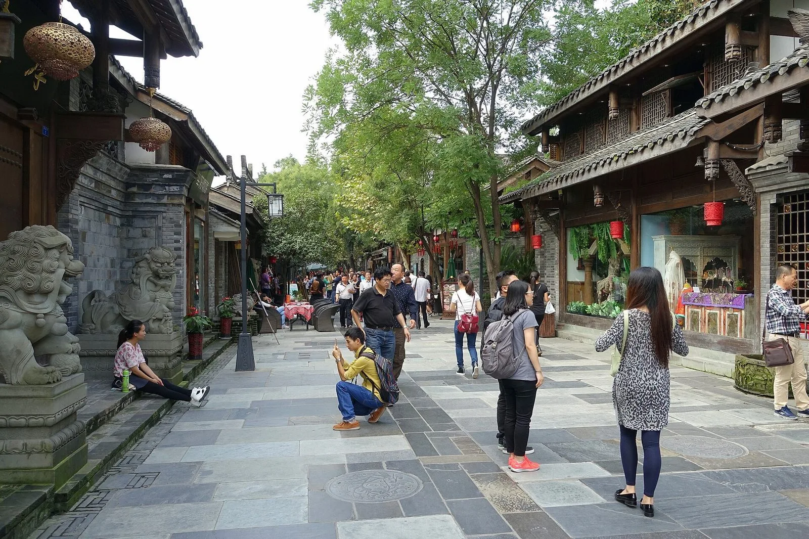 Kuanzhai Alley street scene, Chengdu — historic Qing-dynasty lanes